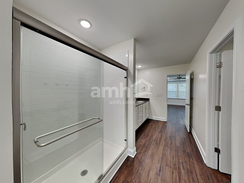 Building Photo - 9510 Riverbend Village Dr