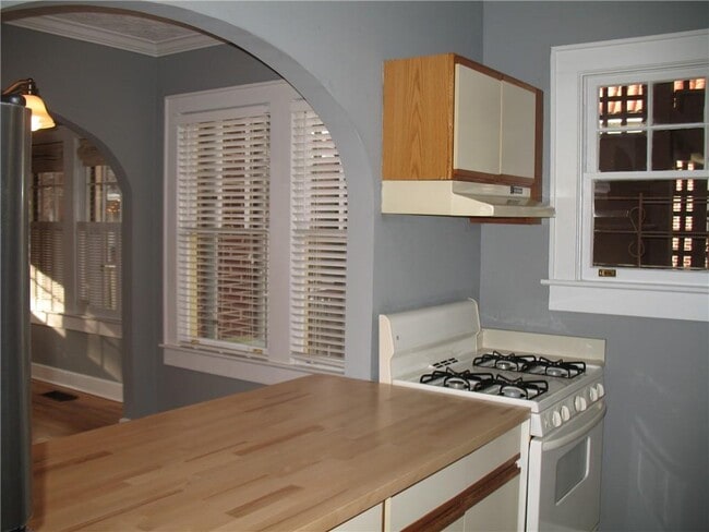 Building Photo - 789 Frederica St NE