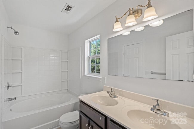 Building Photo - 5628 Henderson Oaks Dr