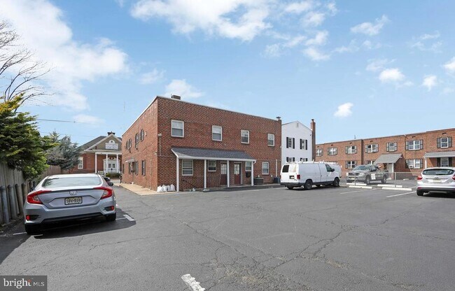Building Photo - 17 S Black Horse Pike