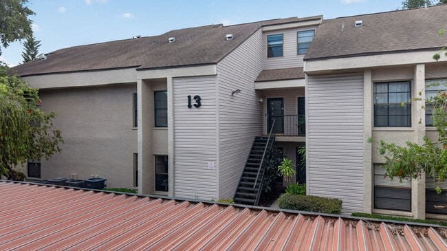Building Photo - Cozy 3 Bedroom Available in Tampa!