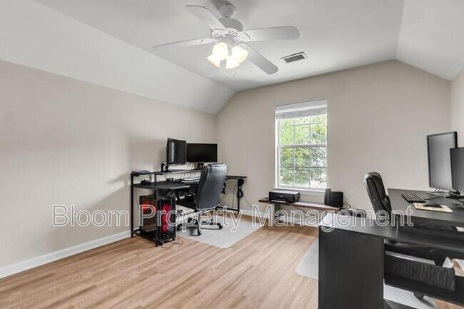 Building Photo - 9281 Ayscough Rd