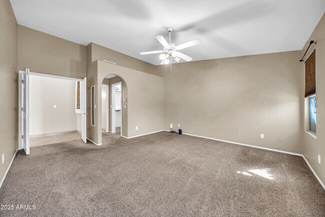 Building Photo - 5639 E Aire Libre Ave