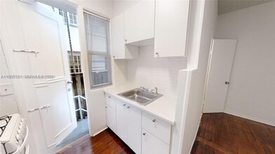 Building Photo - 639 12th St