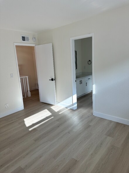 Building Photo - 2142 Van Karajan Dr