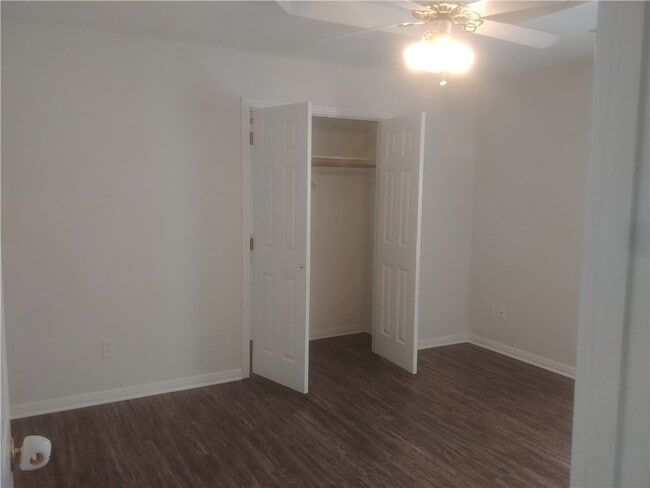 Building Photo - 1802 White Stone Dr