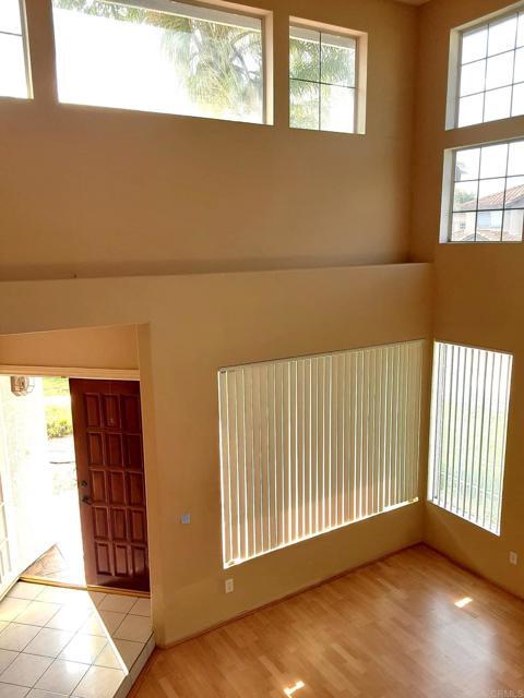 Building Photo - 586 Parkside Dr