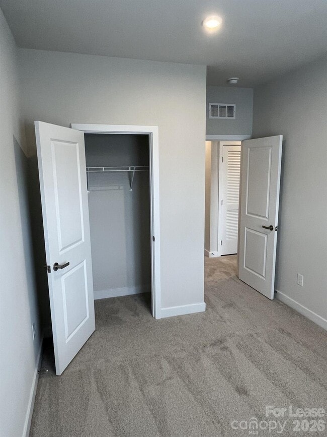 Building Photo - 5013 Griers Hl Dr