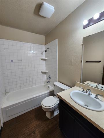 Building Photo - 3211 Eastridge Dr