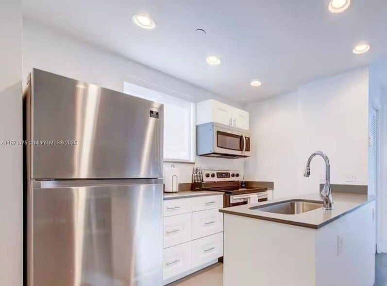 Building Photo - 541 NW 33rd St