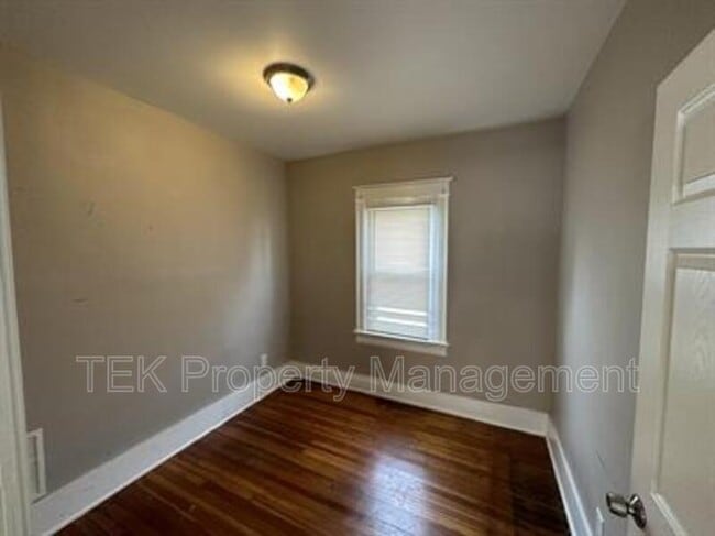 Building Photo - 94 Scrantom St