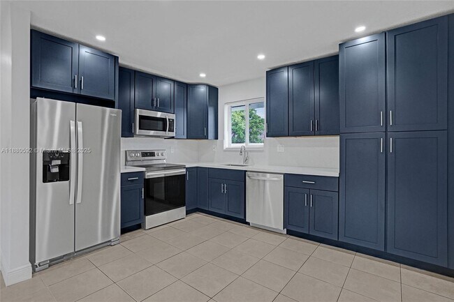 Primary Photo - 136 NW 6th Ave