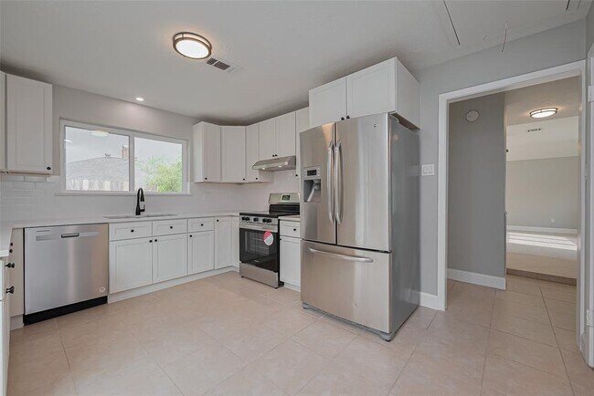 Building Photo - 23319 Pennsgrove Rd