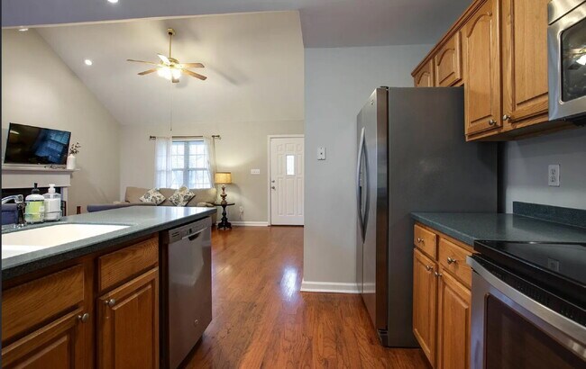 Building Photo - 1713 Greenwood Ave