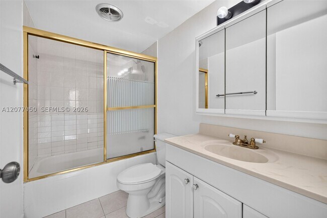 Building Photo - 401 Golden Isles Dr