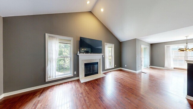 Building Photo - 5615 Hampshire Ln