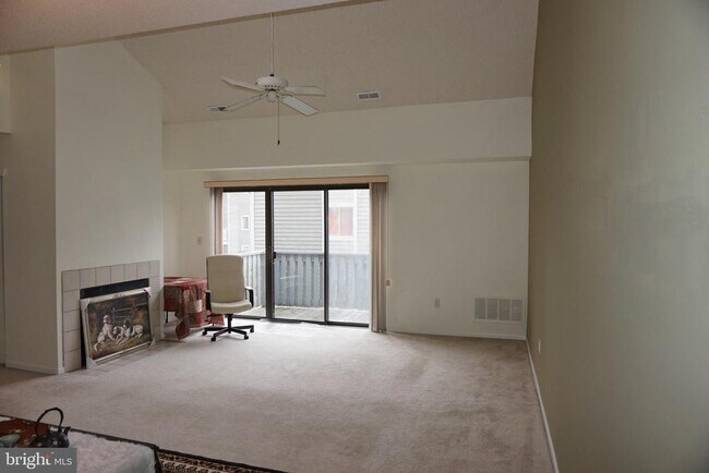 Building Photo - 8612 Tamarron Dr