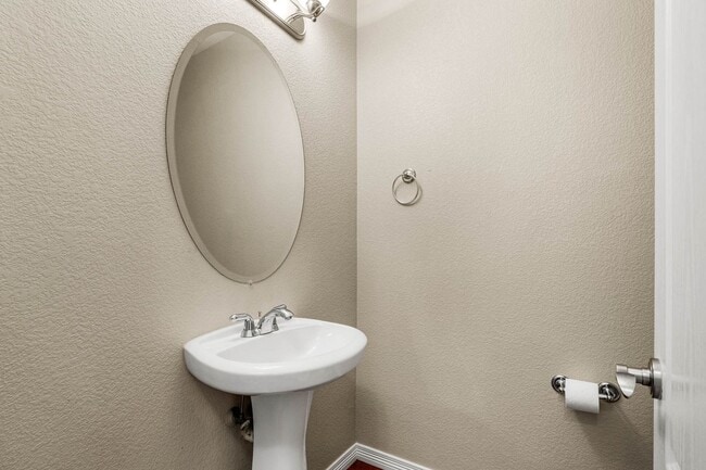 Building Photo - Spacious Townhome in Cherry Creek School District