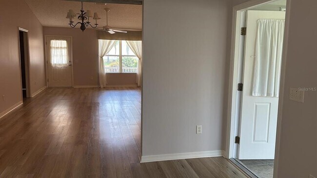Building Photo - 2401 Saluda St