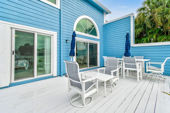 Building Photo - 1113 Ocean Dunes Cir