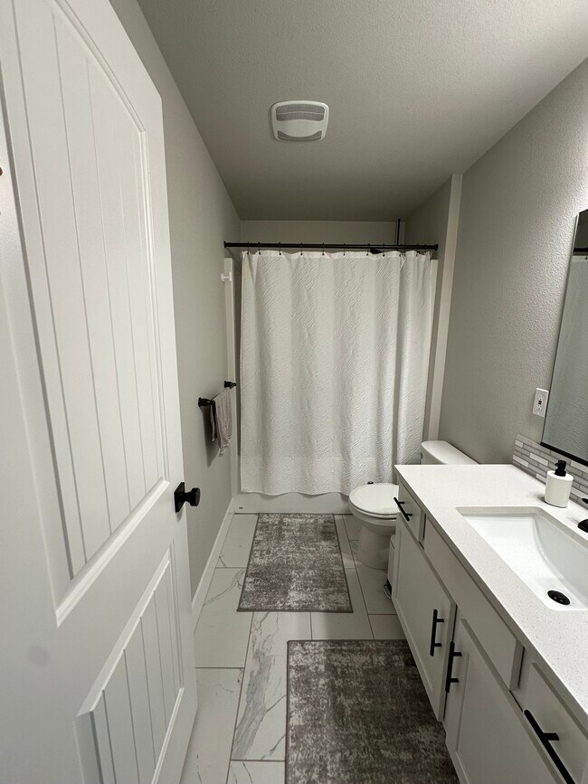 Building Photo - 22405 SW Frst Crk Wy