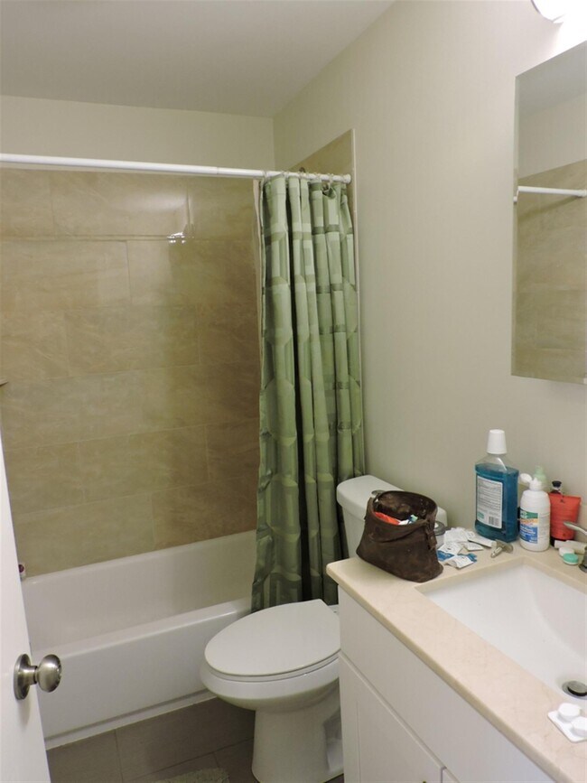 Building Photo - 7 Marney St