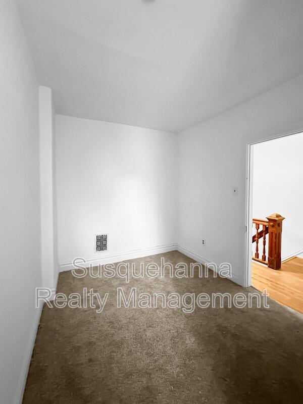 Building Photo - 532 S 16th St