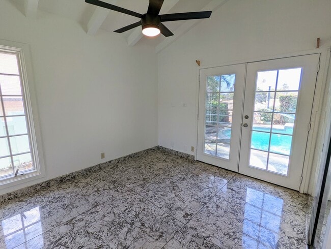 Building Photo - Kalama valley single level 4 bedroom home ...