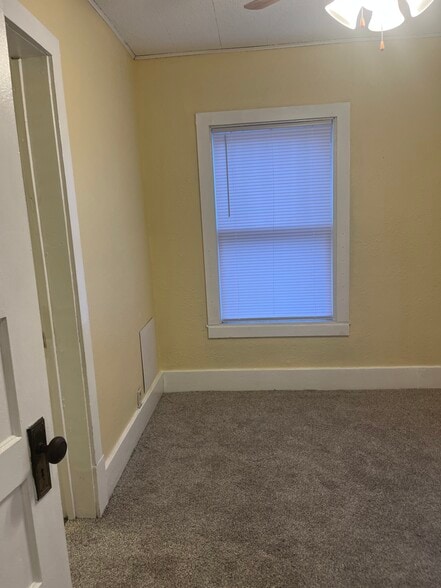 Building Photo - 412 Rafter St