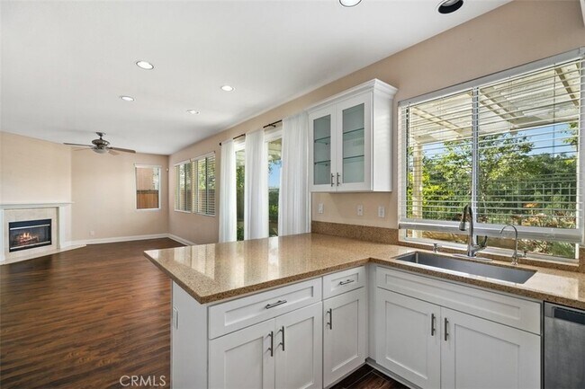 Building Photo - 9 Acorn Ridge