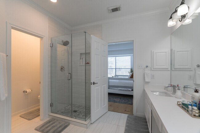 Building Photo - 135 S Rocky Point Cir