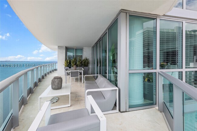 Building Photo - 1331 Brickell Bay Dr