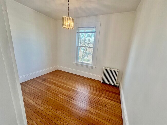 Building Photo - 50 Pond St