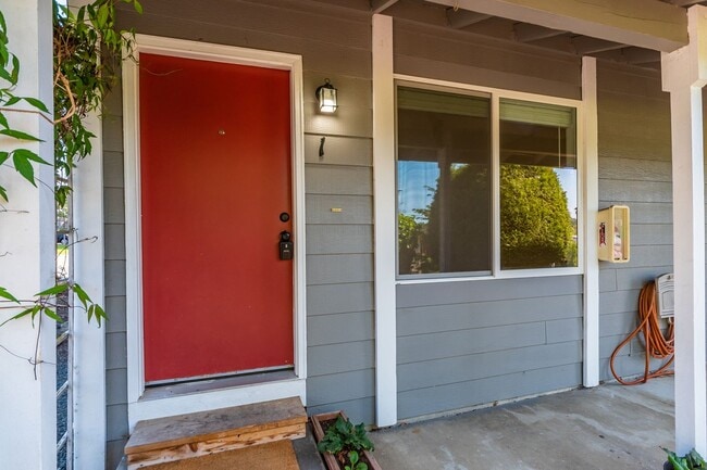 Building Photo - Two Bedroom Two Story Townhouse In Town