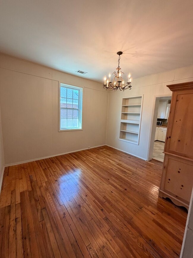 Building Photo - 3/1 House in Celanese $1,495