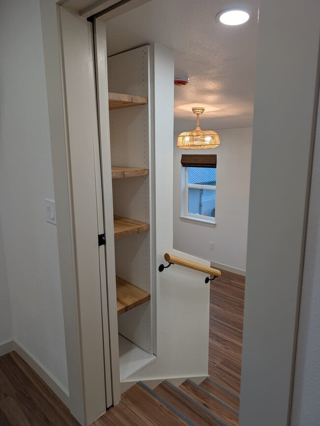 Building Photo - 16766 Blodgett Rd