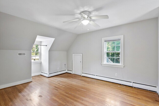 Building Photo - 2 BR, 1.5 BA, Basement, Granite Hills Area