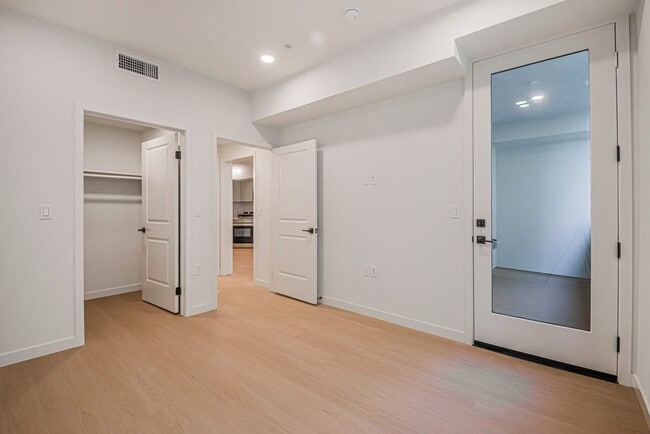 Building Photo - Welcome to the Gramercy