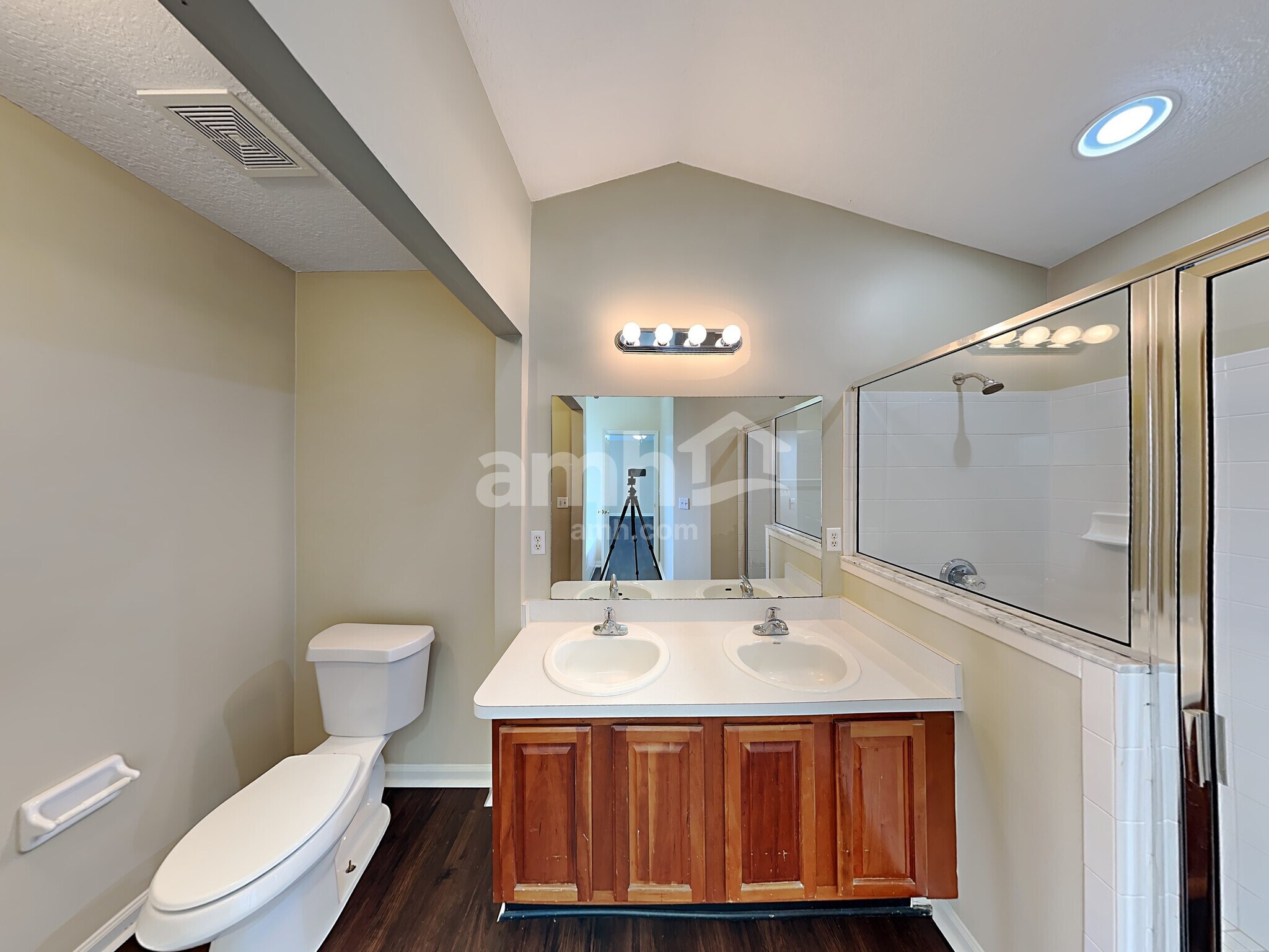 Building Photo - 3206 Chantilly Ct
