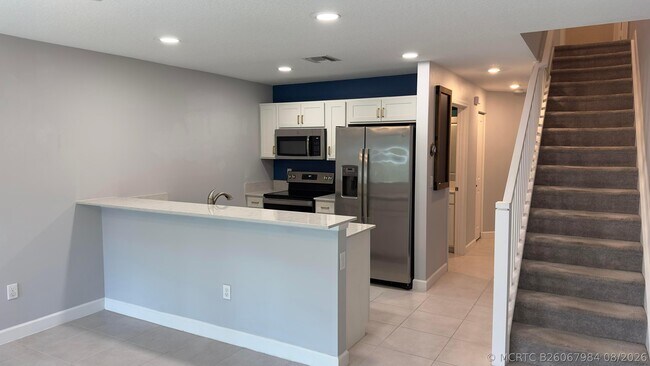 Building Photo - 4230 Napoli Lake Dr
