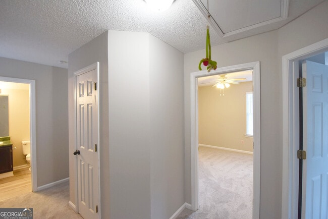 Building Photo - 571 N Fairfield Dr