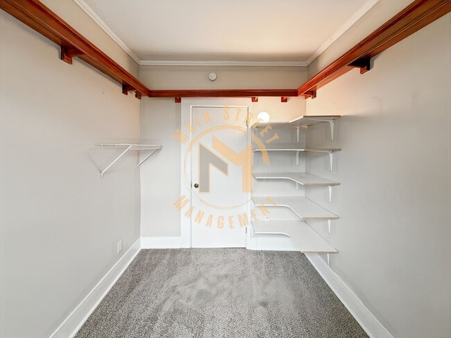Building Photo - 2 Bed 1 Bath Single Family Home + Bonus Room