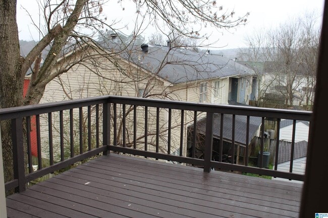 Building Photo - 805 Hillsboro Ln