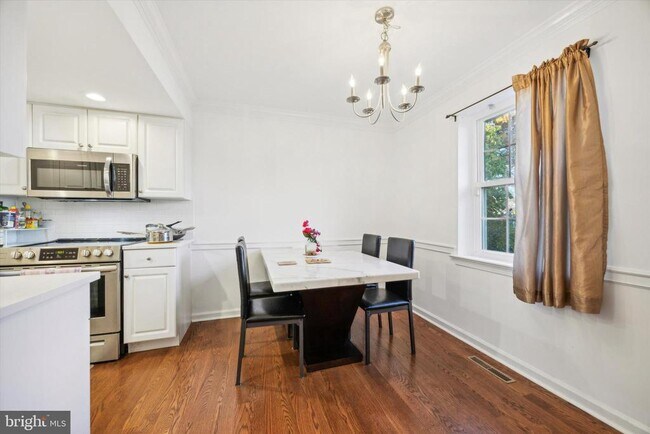 Building Photo - 25 N Buck Ln