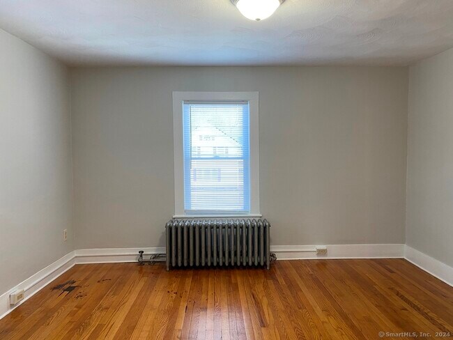 Building Photo - 435 Migeon Ave