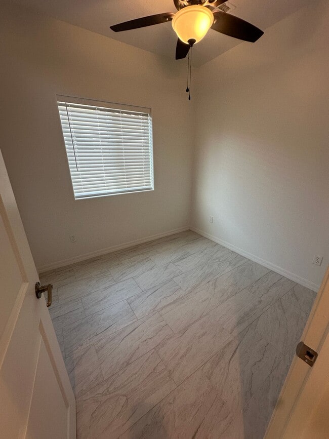 Building Photo - 448 S 17th Ave