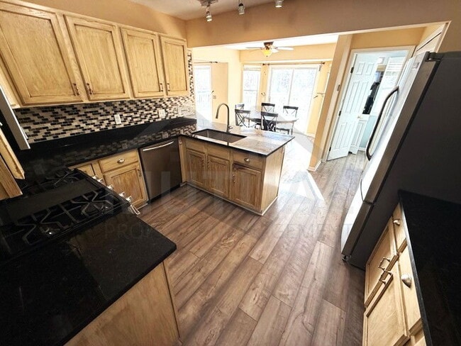 Building Photo - 1148 Somerville Dr