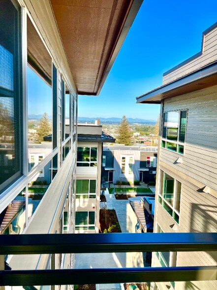 Building Photo - 2330 Yakima Ct