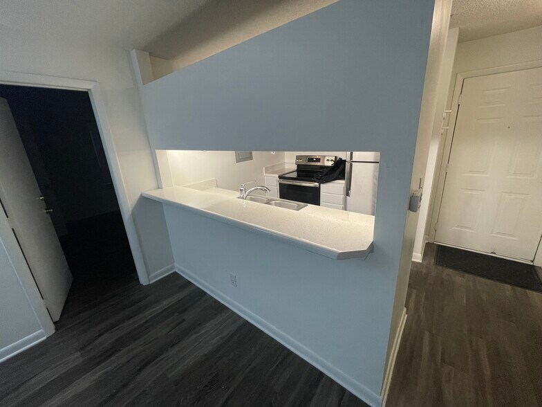 Building Photo - 1241 University Ct