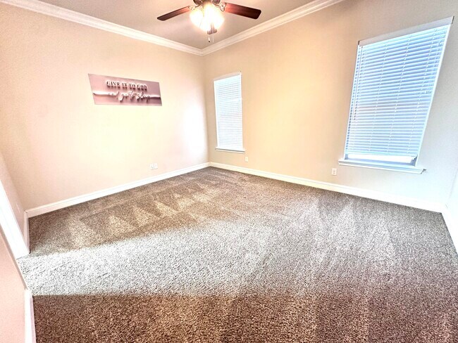 Building Photo - 7526 102nd St